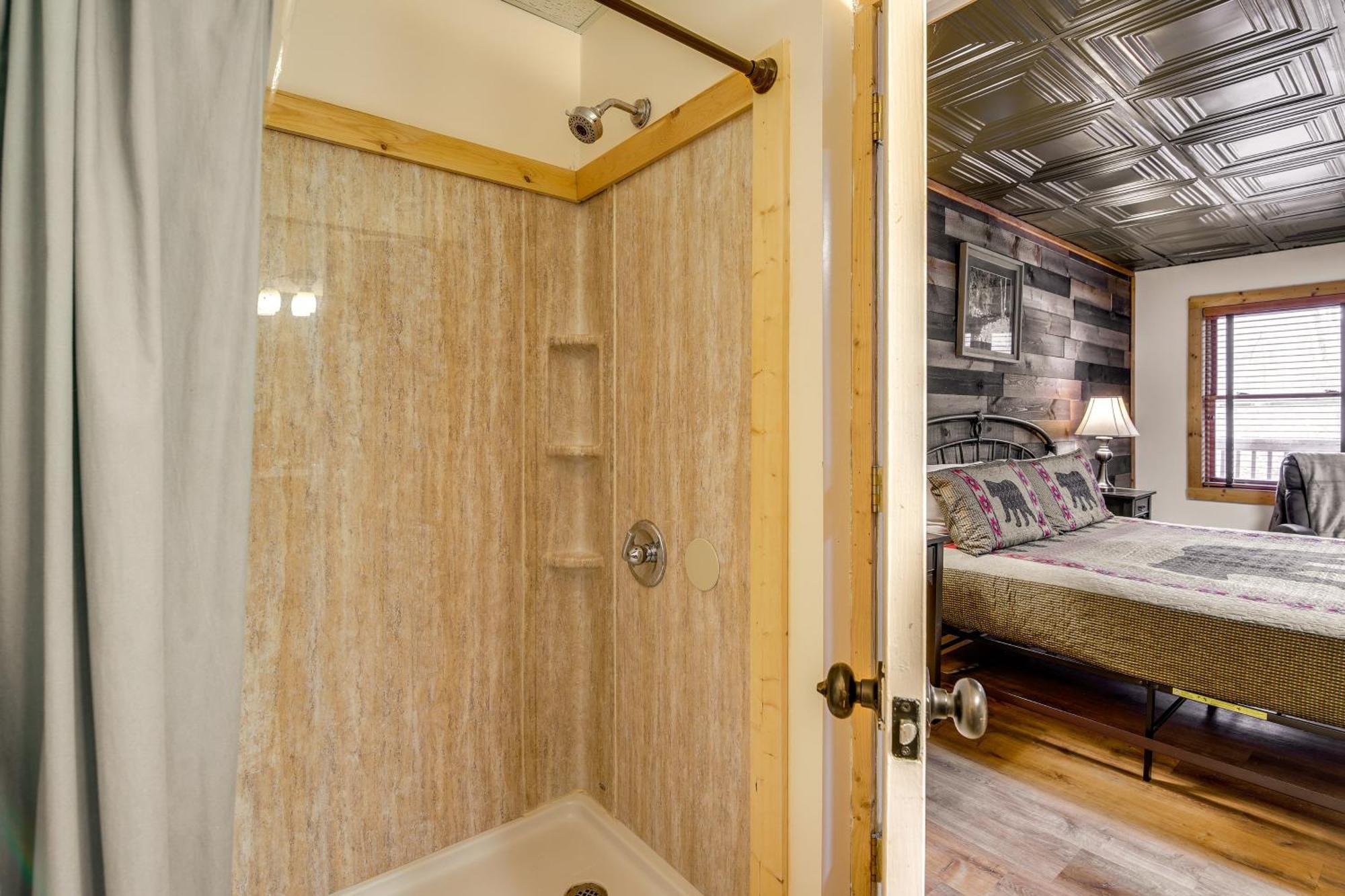 Villa Pet-Friendly Gatlinburg Retreat With Hot Tub! Esterno foto